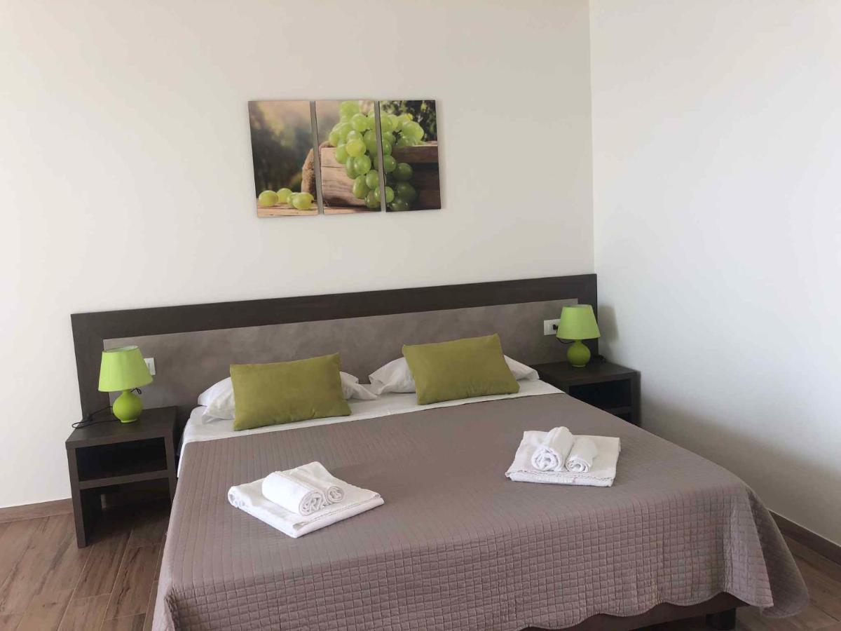 Agricamping Al Grappolo Divino Lazise Exterior photo