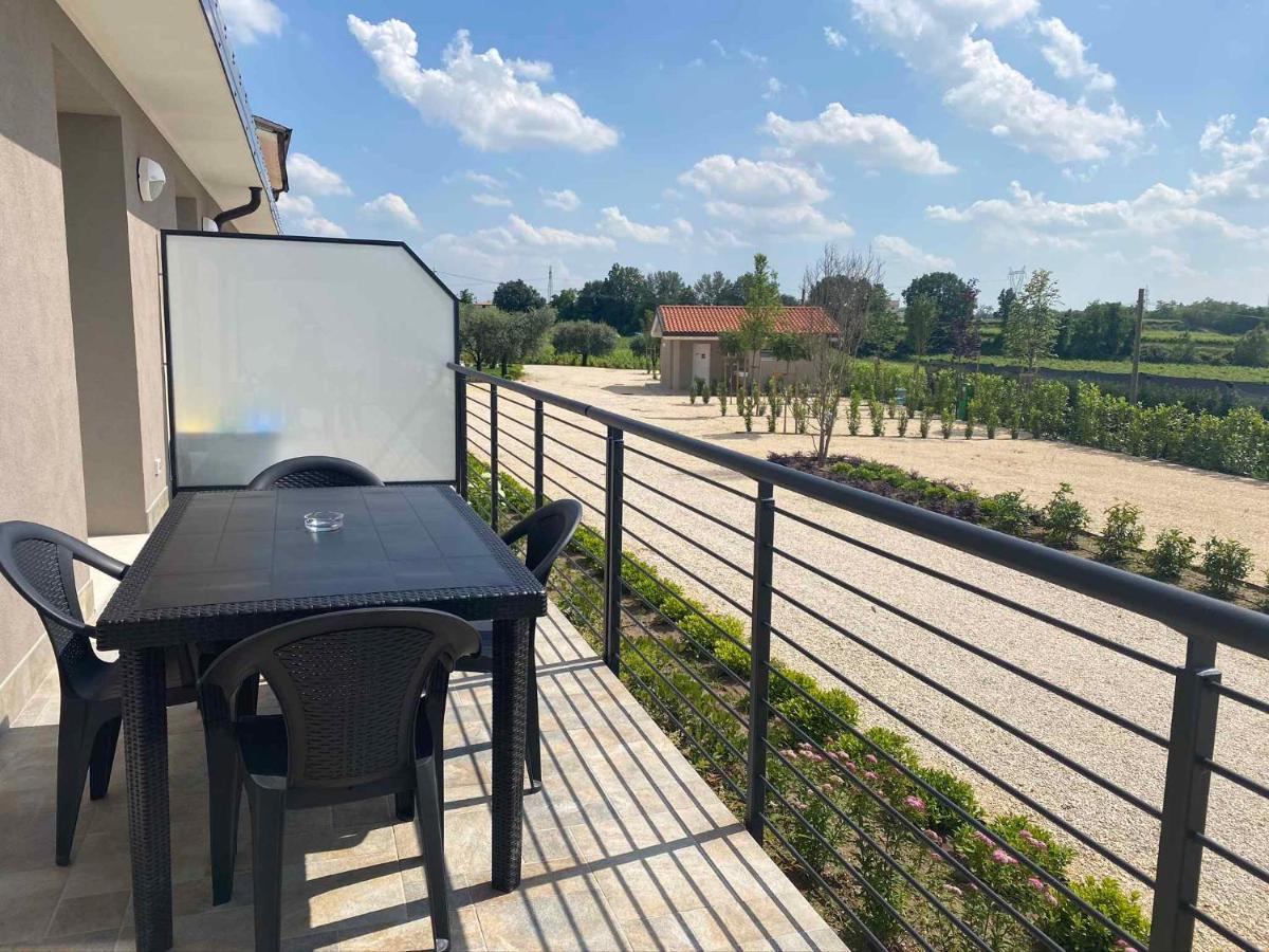Agricamping Al Grappolo Divino Lazise Exterior photo