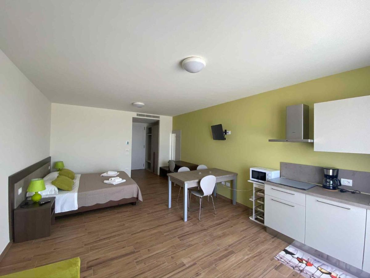 Agricamping Al Grappolo Divino Lazise Exterior photo